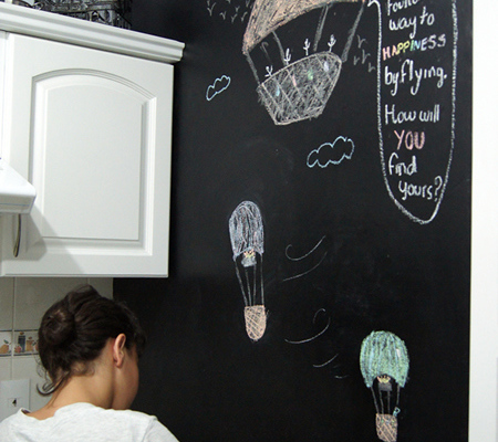 Kitchen chalkboard  / Pizarrón en la cocina // casahaus.net