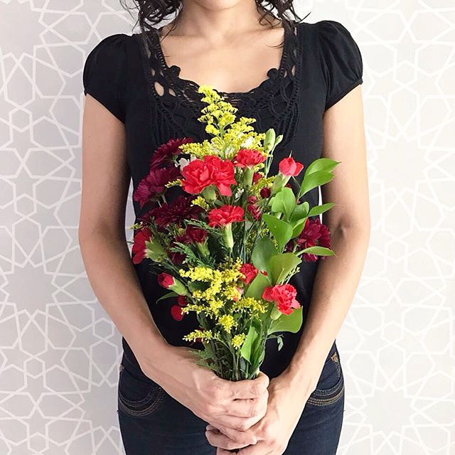 Bonito jueves a todos! ❤️ Happy Thursday!! ❤️ ? @so_fish#porquetodoesmásbonitoconflores #flowergirl #flowers #bloom #flores