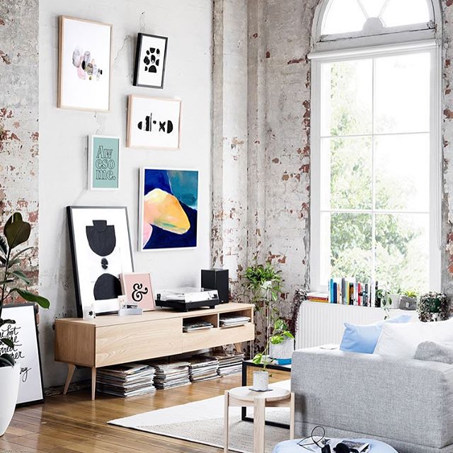 Buenos días!!! ? Hoy en el blog, inspiración para decoración tipo loft, de la mano de una bellísima producción de @huntingforgeorge... pura inspiración!!!! ? Todo en ??casahaus.net (o en el link del perfil ?).Good morning! ? Sharing gorgeous, loft inspired inspiration in the blog today, from the latest catalogue short from @huntingforgeorge... It's all so ???! And it's all on today's post (link in profile ?)!#loft #loftinspiration #interiordesign