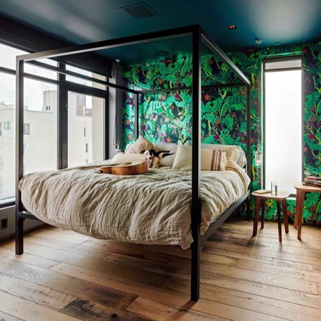 Los domingos como que dan ganas de quedarse todo el día en cama, verdad? ? Y yo quisiera hacerlo en ésta, del post del fin de semana!! ??? Quiero una cama así!!!! (Y también una cocina así... qué cosa!!!!). #laquierotoda #buenocasiSundays make me wanna stay in bed all day long! Especially if it's this one, from this weekend's post! ??? I want that bed (and office nook, and built-in bar, and kitchen... oh, well! ?).