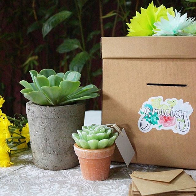 Buenos días!!! ??Hoy en el blog, el pequeño y lindo baby shower suculento que organicé junto a mi mamá y hermana para mi cuñada, festejando la llegada del nuevo miembro de la familia!! ?? Un tema hermoso que dio para hacer todo tipo de detalles y decoraciones DIY, ideales para cualquier celebración. Todas las fotos y la historia completa en ??casahaus.net ??Good morning! ??Sharing the small but cute succulent baby shower I helped my mom organize for my sister-in-law to celebrate the arrival of the newest member in our family! ?? This happened to be the perfect theme, inspiring lots of DIY decorations and details that could be used for any event! All photos on the blog (link in profile) ??#casahausdesign #succulove #diy #amorsuculento #succulentbabyshower #diybabyshower #babyshower