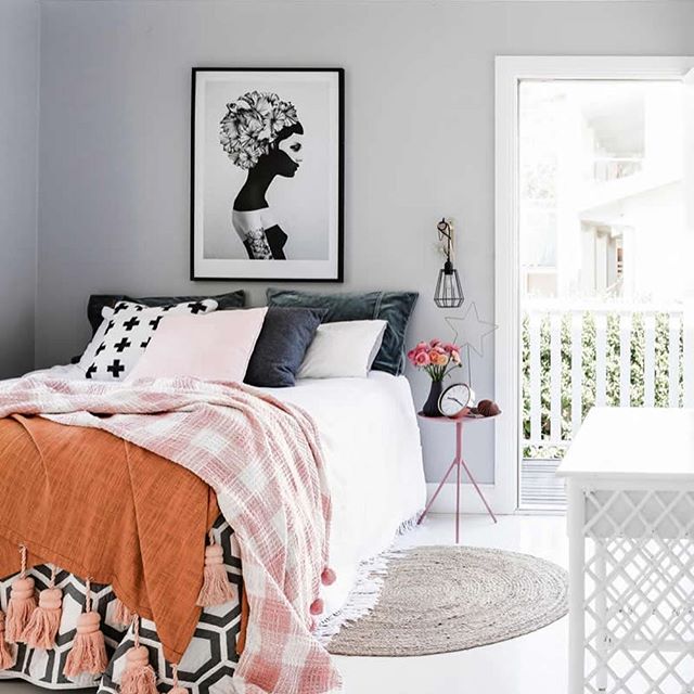Buenos días!!!! ❥ Hoy en el blog, arrancamos la semana con la casa más linda que se podrían imaginar, el hogar de @mavendolls, una chulada que me tiene toda ?. Todas las fotos en ??casahaus.net ??#quieroesecuarto #yloquieroyaHi!!! Kicking off a new week with the lovely home of @mavendolls on the blog today. This is my dream home, people! Seriously one of the cutest houses you ever did see... ❥ Link in profile ;)#iwantthatbedroom #andiwantitnow #masterbedroom #scandi #interiordesign #grey #interiorinspiration #interiorinspo #nordic #homeideas