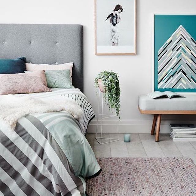 Buen día! ?? Hoy en el blog, 10 ideas para decorar el dormitorio al estilo Scandi (uno de mis favoritos absolutos!). Modernos, frescos, alegres y acogedores... es pura inspiracion!!!! (como éste de @norsuinteriors que me tiene ???). Todo en ??casahaus.net o en el link del perfil ?Morning! ?? 10 amazing ideas to give your bedroom the Scandi look. Modern, airy, inviting and happy interiors that are sheer inspiration ?? like this one from @norsuinteriors that has me all ???. It's all on the blog (link in profile ?).
