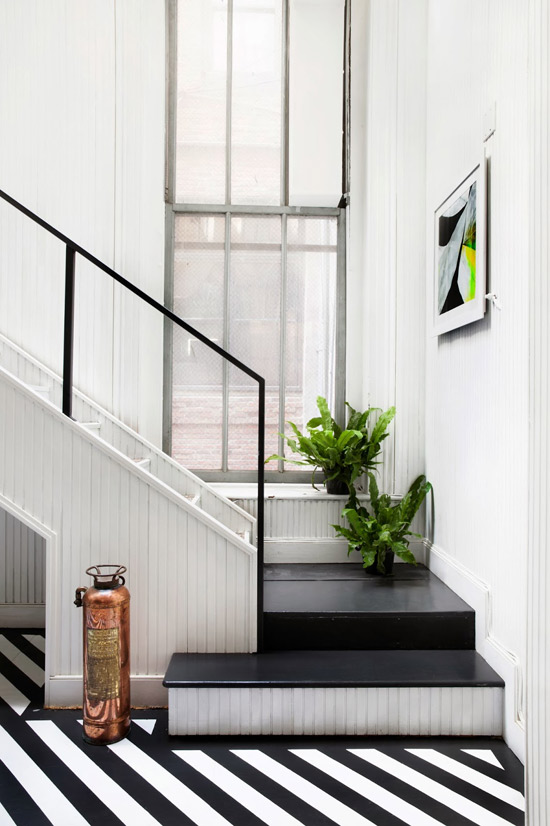 Escaleras en consultorio médico | Casa Haus