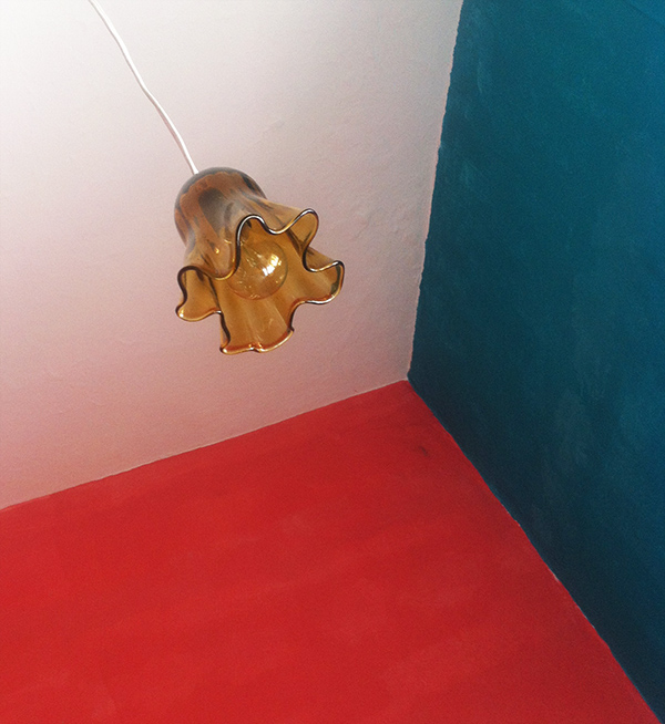 Lámpara de vidrio soplado / Hand blown glass pendant | Casa Haus