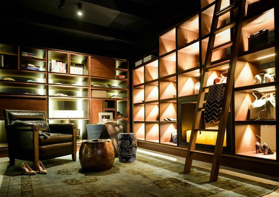 Dreamy walk-in closet / Hermoso vestidor por Cristián Preece y Paula Undurraga // Casa Haus