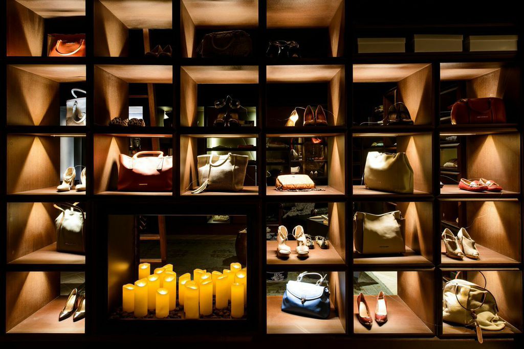 Dreamy walk-in closet / Hermoso vestidor por Cristián Preece y Paula Undurraga // Casa Haus