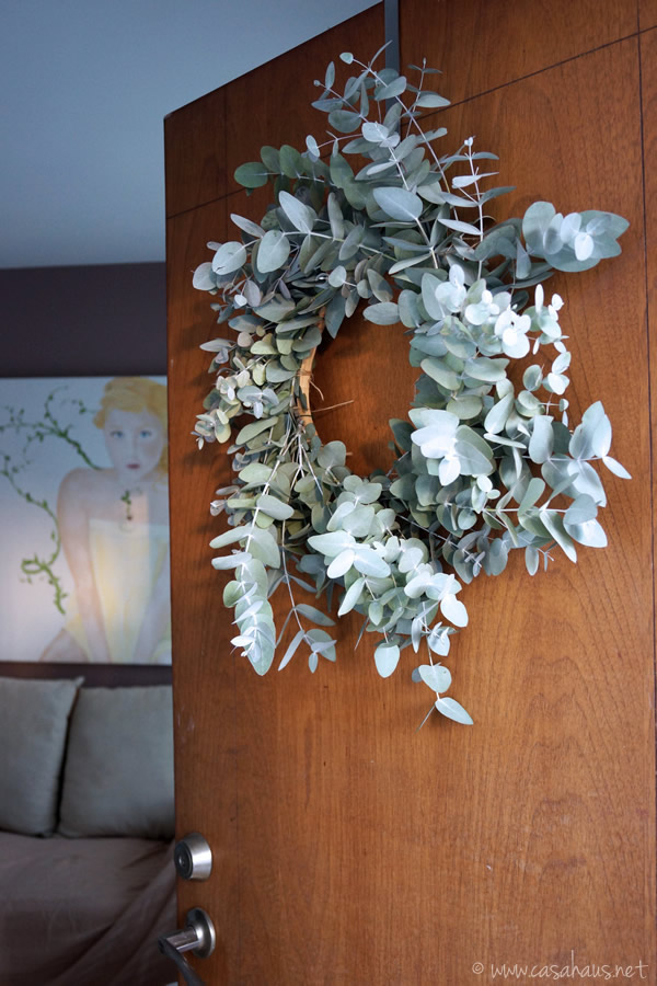 DIY eucalyptus wreath // Cómo hacer una corona de eucalipto // Casa Haus