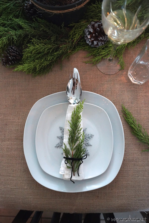 Rustic Christmas table setting // Mesa rústica para Navidad // Casa Haus