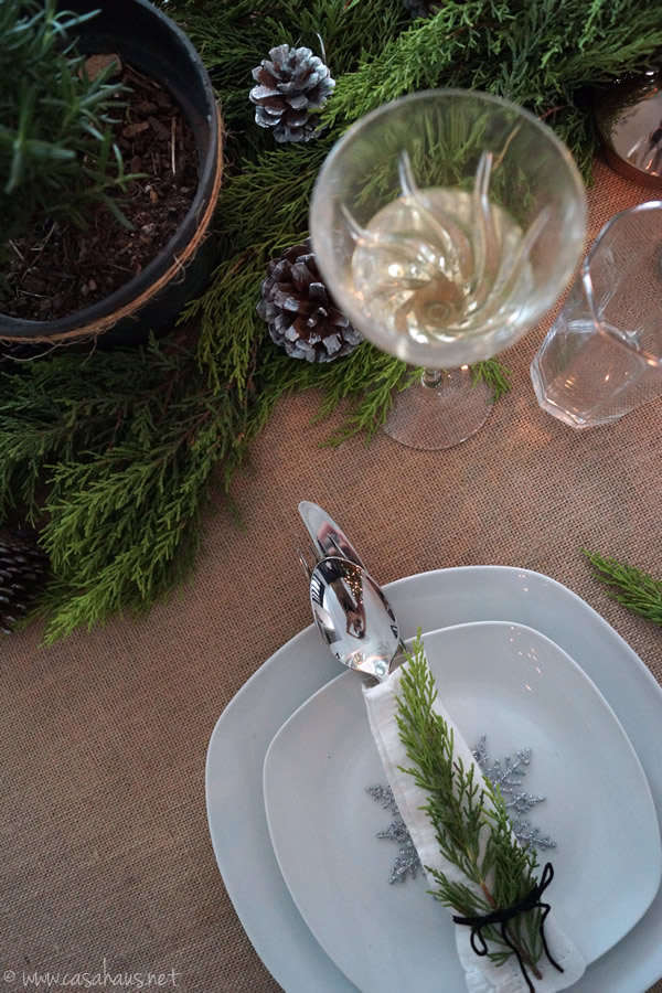 Rustic Christmas table setting // Mesa rústica para Navidad // Casa Haus