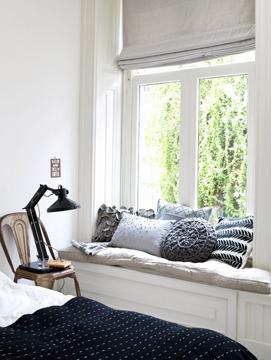7 dreamy window nooks / 7 rincones bajo la ventana para soñar despierto // casahaus.net