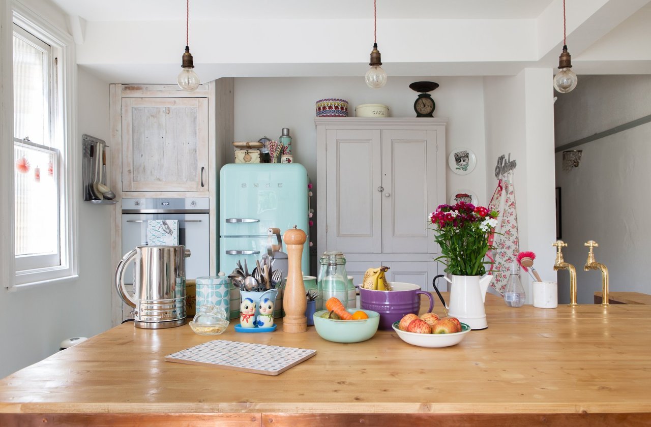 Lovely modern vintage kitchen // Hermosa cocina vintage moderno // casahaus.net