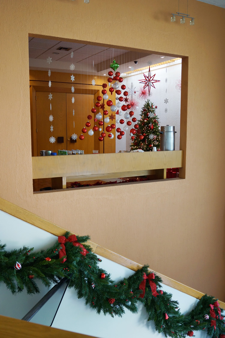 Christmas corporate offices decorating / Ideas para decorar oficinas en Navidad / casahaus.net