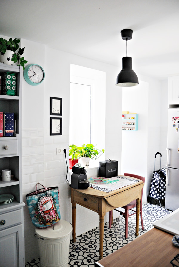 13 tiny but lovely kitchens / 13 cocinas chiquitas pero picosas :) Casa Haus Deco