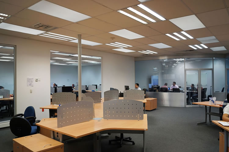 casa_haus_bmc_software_decoracion_de_oficinas_con_pintura_y_vinilos_8_antes