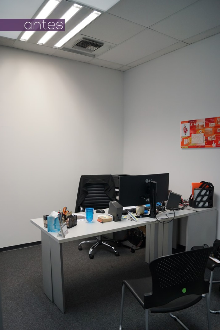 BMC Software corporate office design (paint and decal only makeover) / Transformación de oficinas con sólo pintura y viniles por Casa Haus Deco