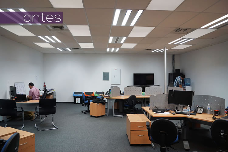 BMC Software corporate office design (paint and decal only makeover) / Transformación de oficinas con sólo pintura y viniles por Casa Haus Deco