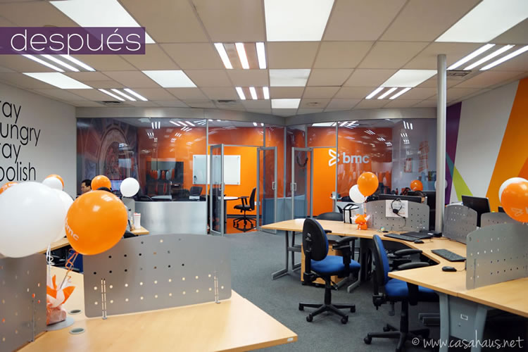 BMC Software corporate office design (paint and decal only makeover) / Transformación de oficinas con sólo pintura y viniles por Casa Haus Deco