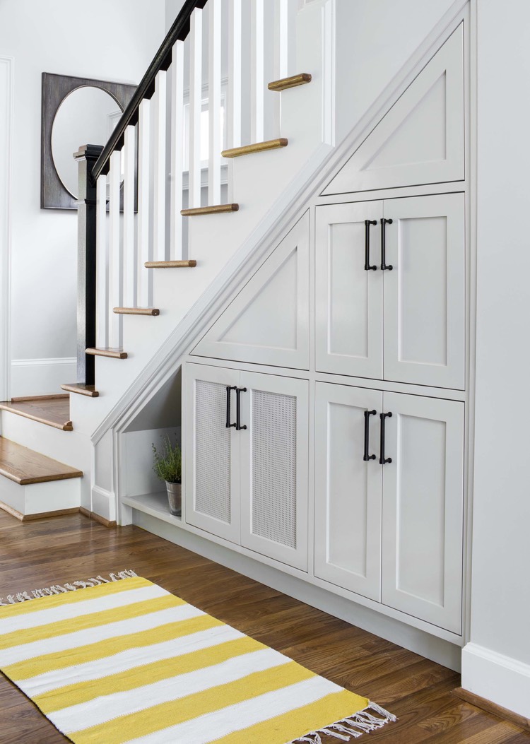 10 great under the stairs ideas / 10 ideas para aprovechar el espacio debajo de las escaleras / Casa Haus