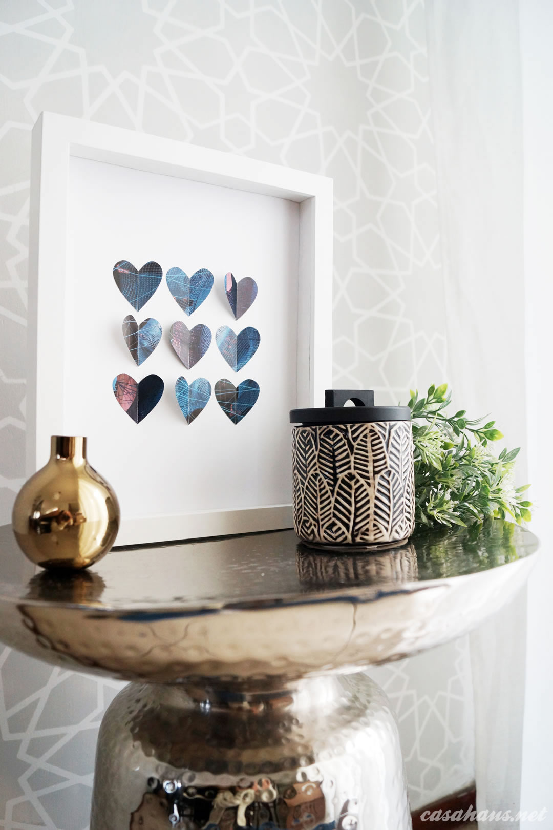 DIY Valentine's Gift Art / Lindo y moderno cuadro de corazones para San Valentín - Casa Haus Deco