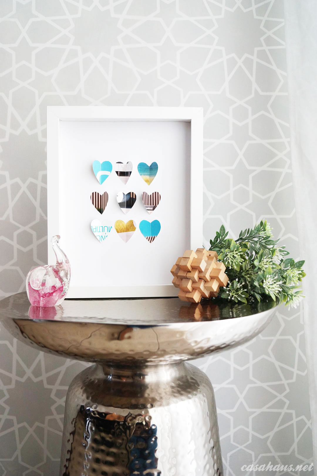 DIY Valentine's Gift Art / Lindo y moderno cuadro de corazones para San Valentín - Casa Haus Deco