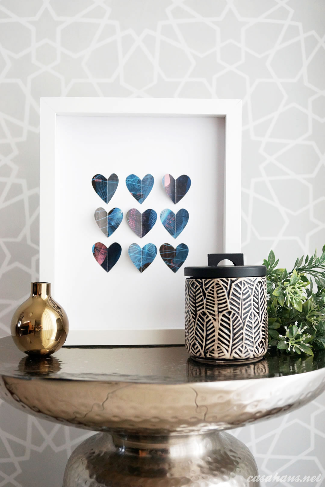 DIY Valentine's Gift Art / Lindo y moderno cuadro de corazones para San Valentín - Casa Haus Deco