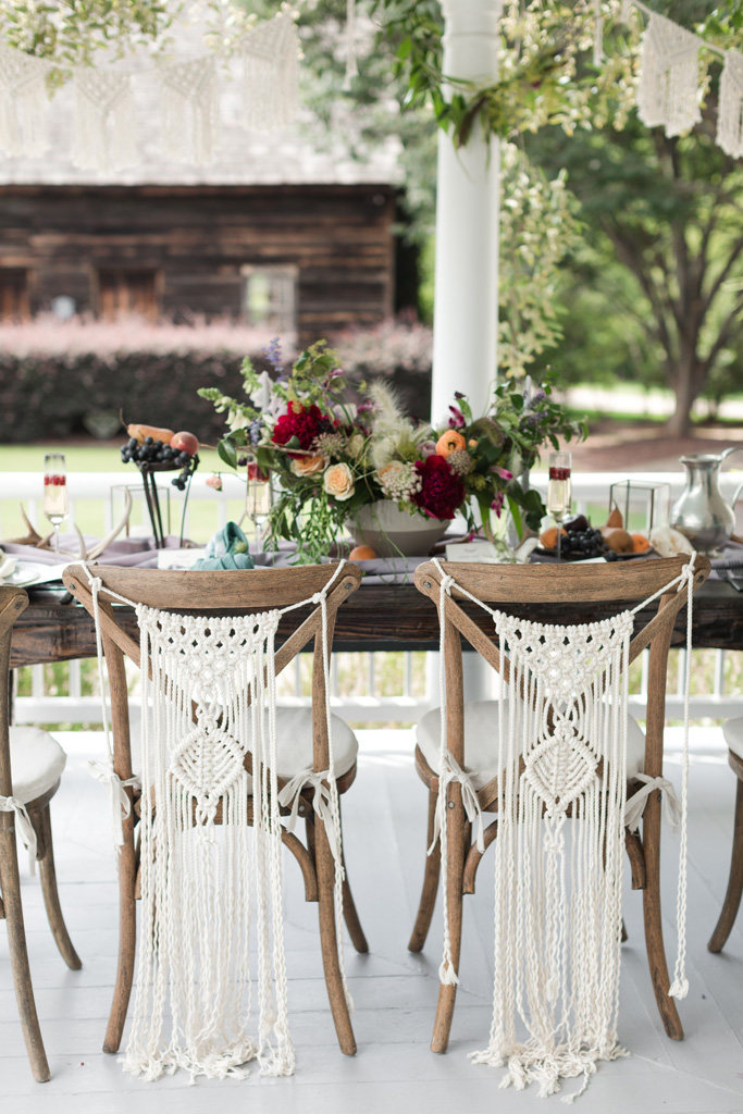 Sillas decoradas con macramé
