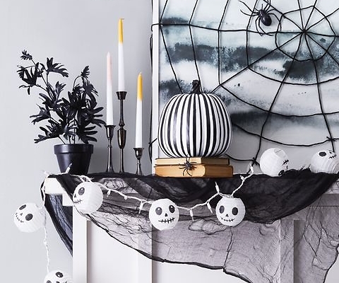 Chimenea decorada para Halloween