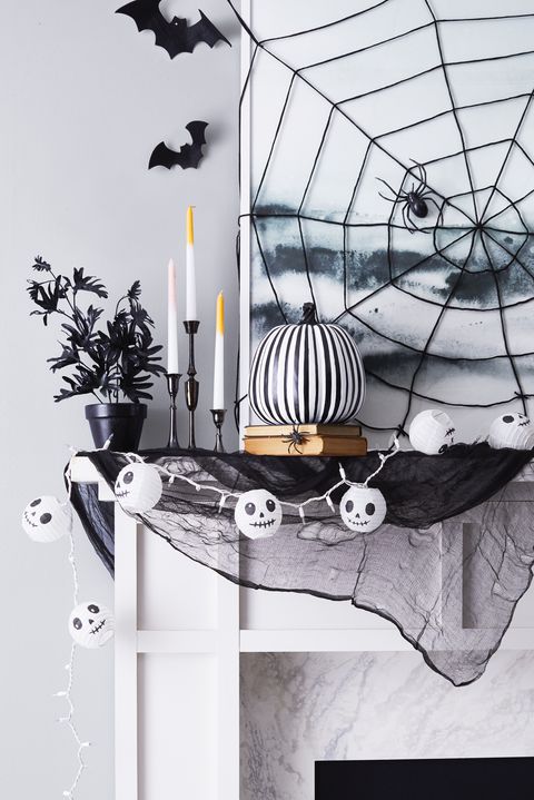 Chimenea decorada para Halloween
