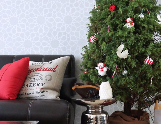Decoración tradicional de Navidad en sala
