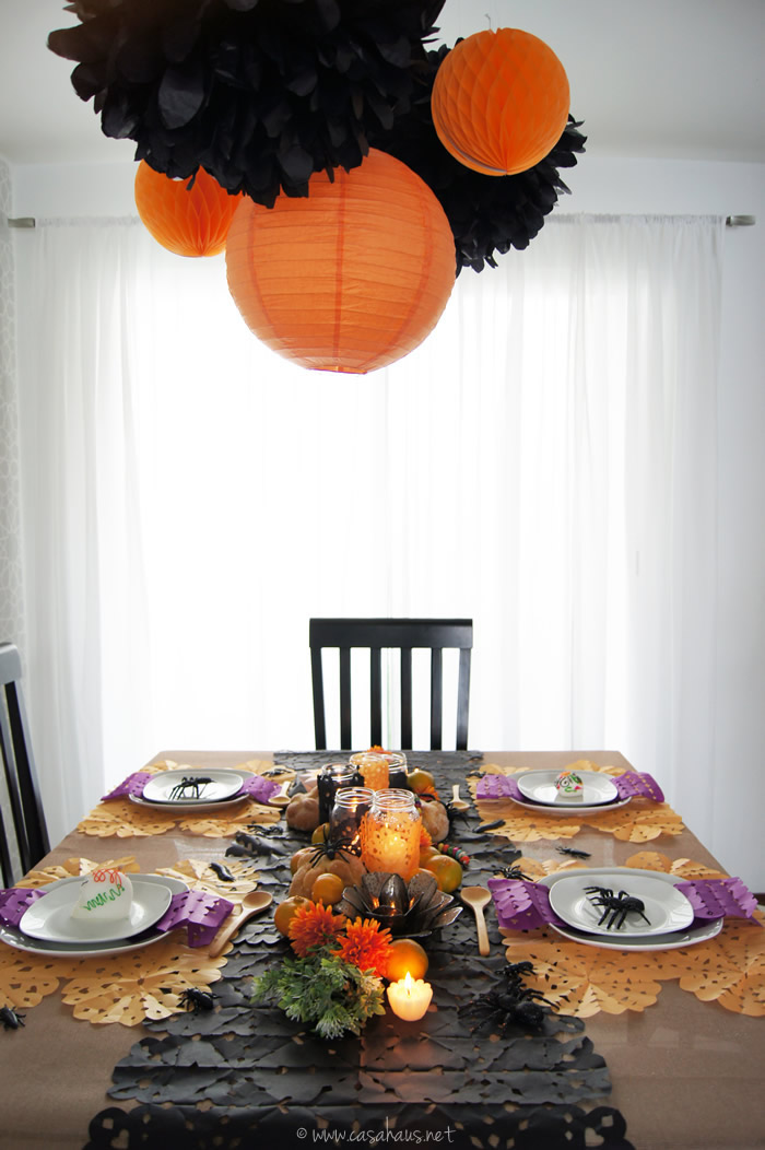 A beautiful Halloween & Day of the Dead tablescape / Una hermosa mesa para Halloween y Día de Muertos - Casa Haus Deco