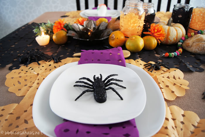 A beautiful Halloween & Day of the Dead tablescape / Una hermosa mesa para Halloween y Día de Muertos - Casa Haus Deco