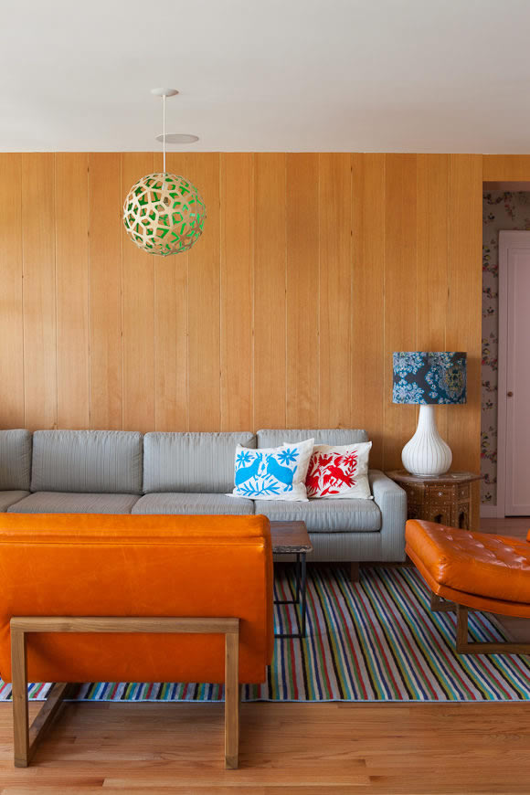 Cojines otomíes en sala moderna | Casa Haus