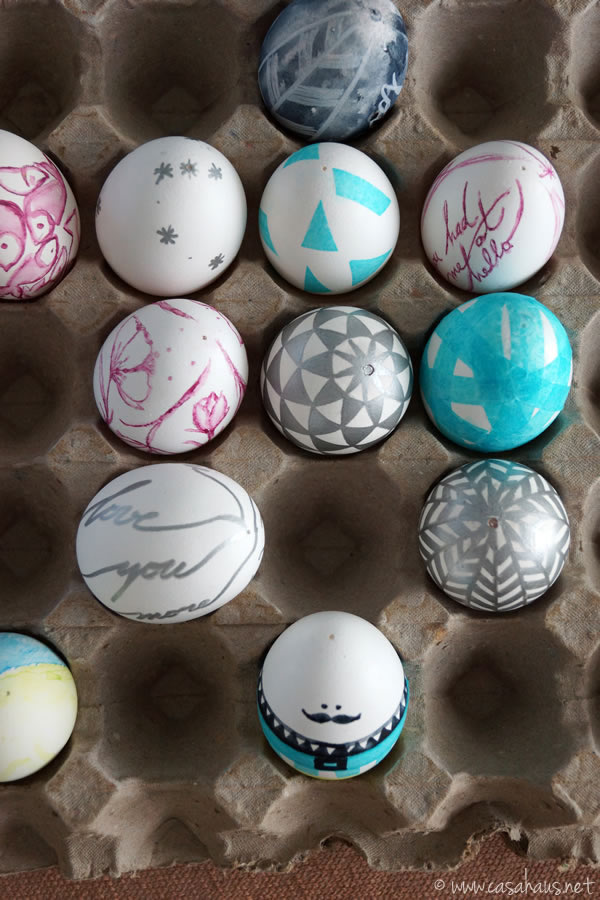 Casa Haus: Easter egg decorating / Huevos de Pascua