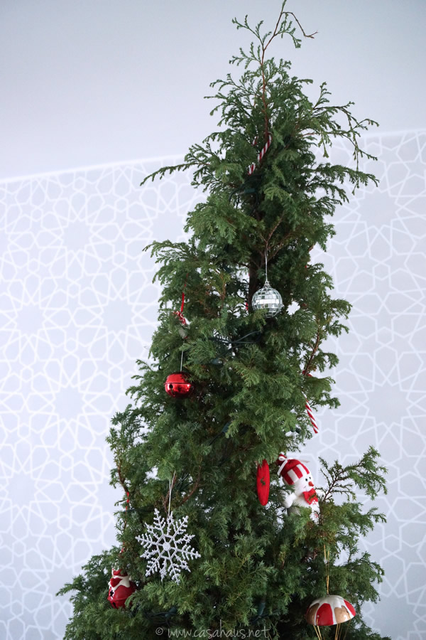 Our living room Christmas tree // Nuestro árbol de Navidad en la sala // Casa Haus