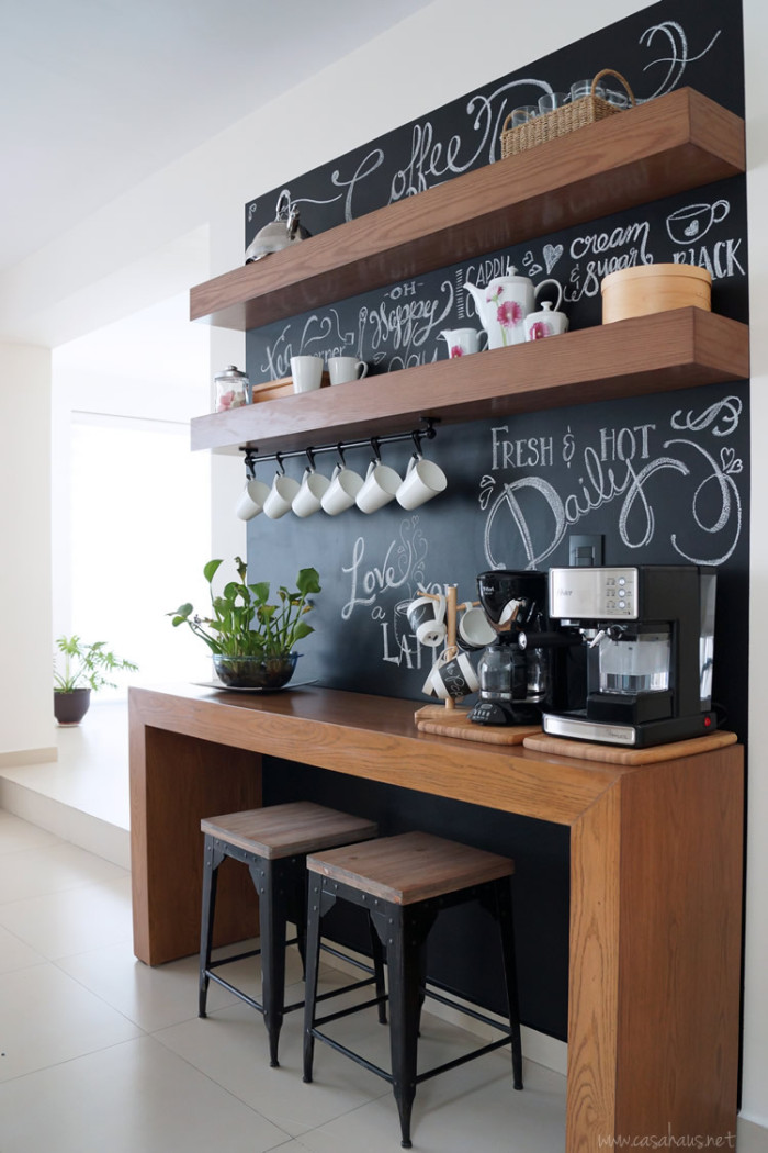 Before and after: Amazing chalkboard coffee bar | Antes y después: Increíble rincón para el café | casahaus.net