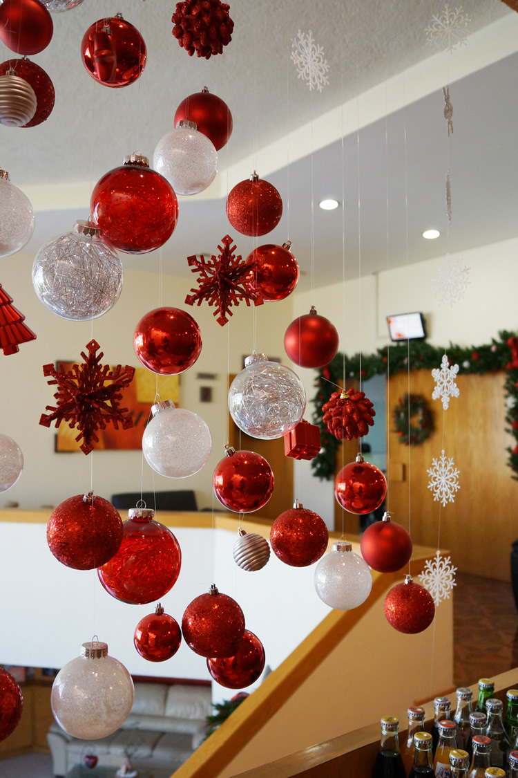 Christmas corporate offices decorating / Ideas para decorar oficinas en Navidad / casahaus.net