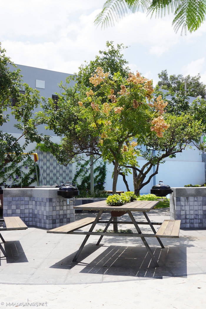 A gorgeous garden: modern landscape design / Un jardín bonito y moderno - Casa Haus Deco